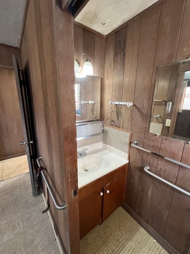 Building Photo - 949 Lehua Ave