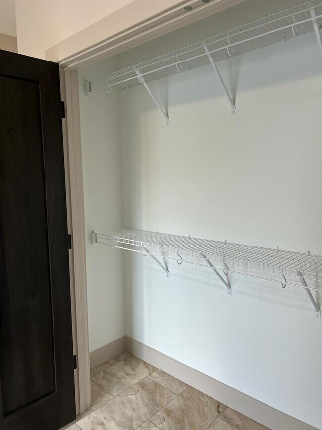 Building Photo - 940 M St SW