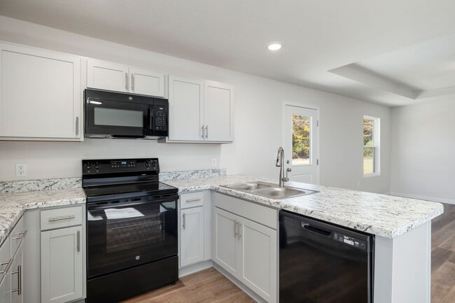 Building Photo - BRAND NEW 3 BEDROOM HOME - BOLIVAR, MO