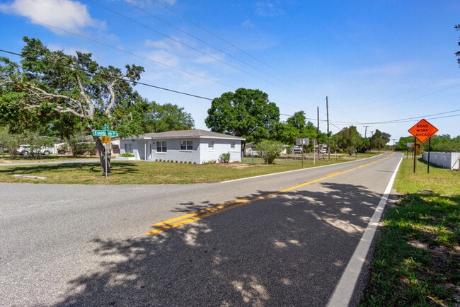 Building Photo - 2525 Forest Dr