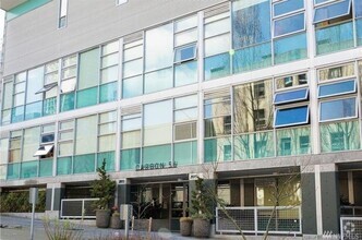 Building Photo - 1 Bedroom 2 Bath Condo in South Lake Union!