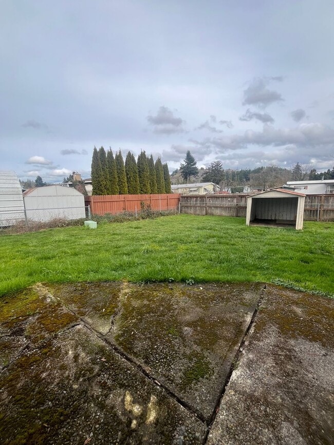 Building Photo - 3-Bedroom 1-Bathrrom home near Dorris Ranch