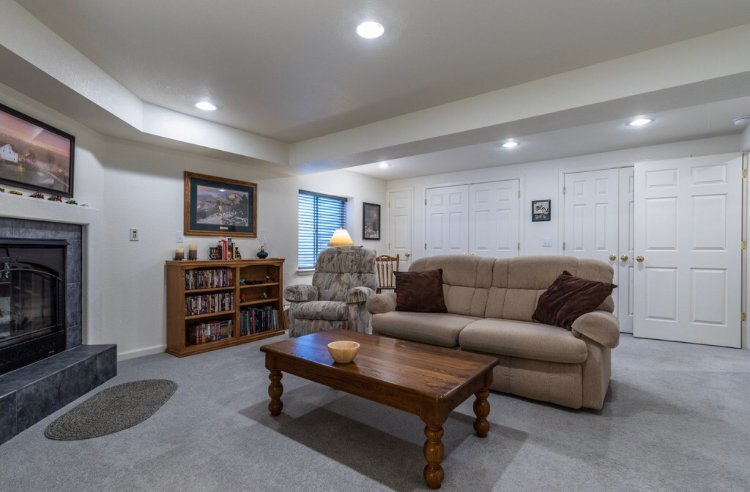 Building Photo - 12542 Elm Ln