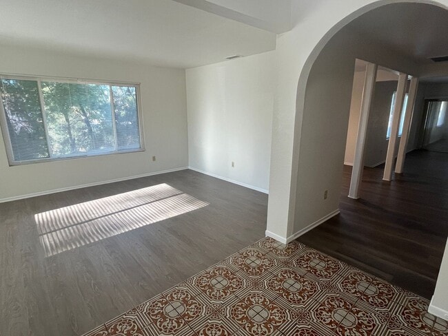 Building Photo - Spacious 3 Bedroom, 2 Bath Home for rent