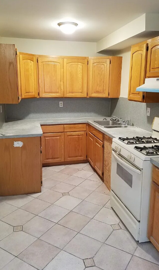Building Photo - Three Bedroom for Rent!