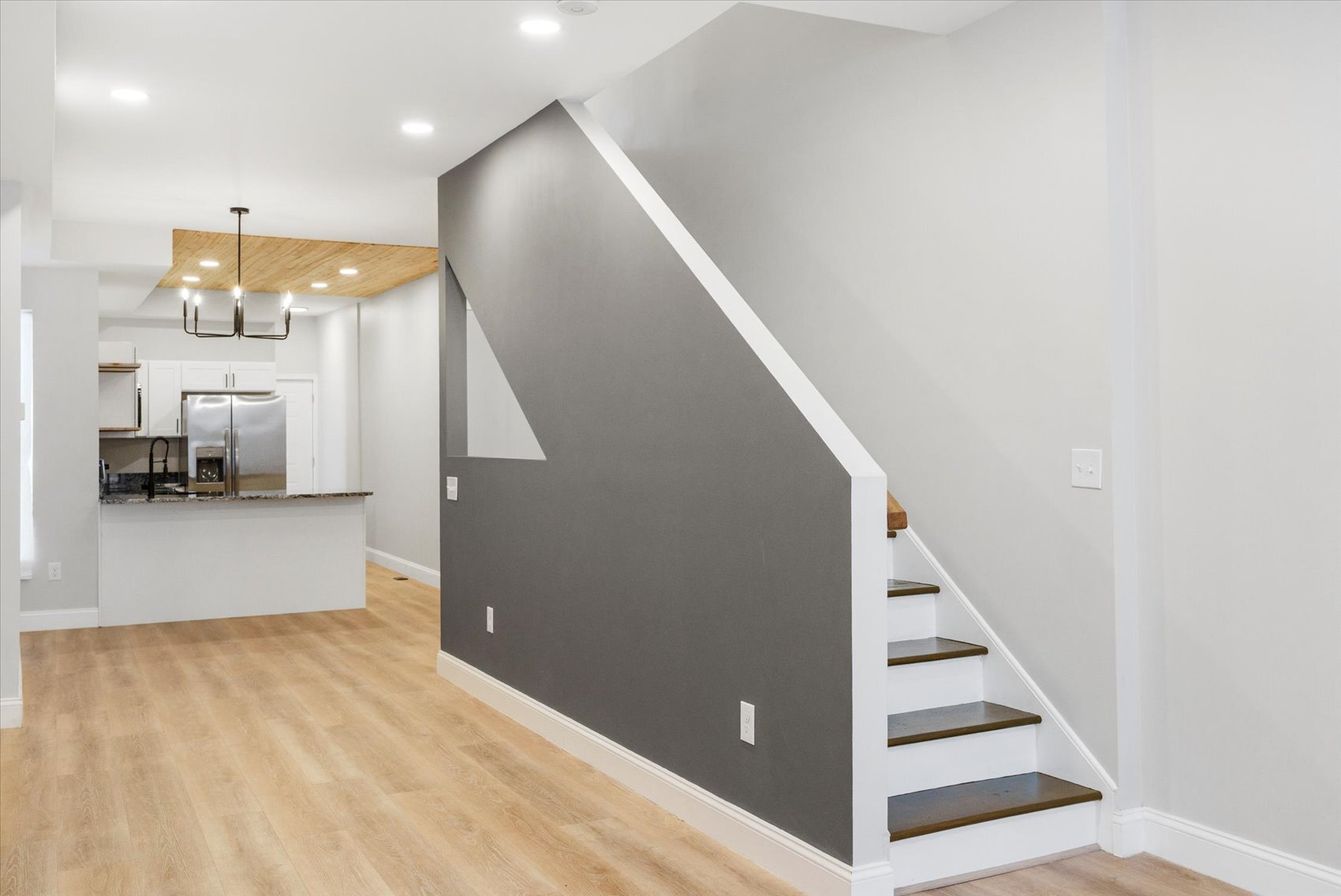 Building Photo - 1415 E Lanvale St