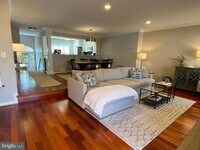 Building Photo - 216 Gretna Green Ct