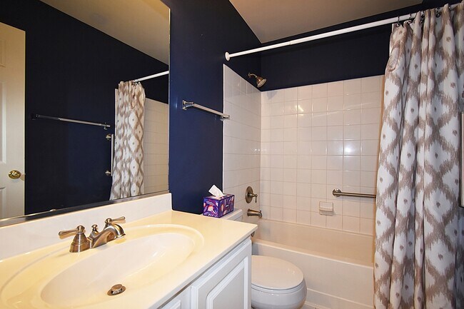 Building Photo - 1815 Moore Ct