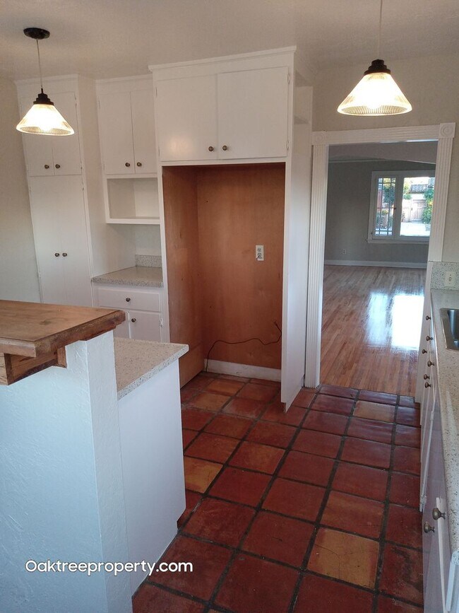 Building Photo - Coming Soon Charming 2-bedroom, 1-bathroom house with 2 car garage and spacious yard