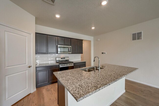 Building Photo - 4 Bedroom single family Ranch (Conner) hom...