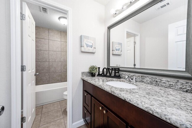 Building Photo - 14925 Gray Ridge Ln