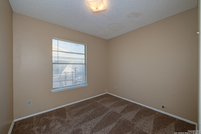 Building Photo - 3503 Sun Beam Ln