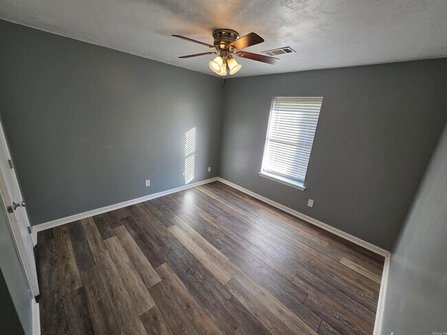 Building Photo - 74 Pond St