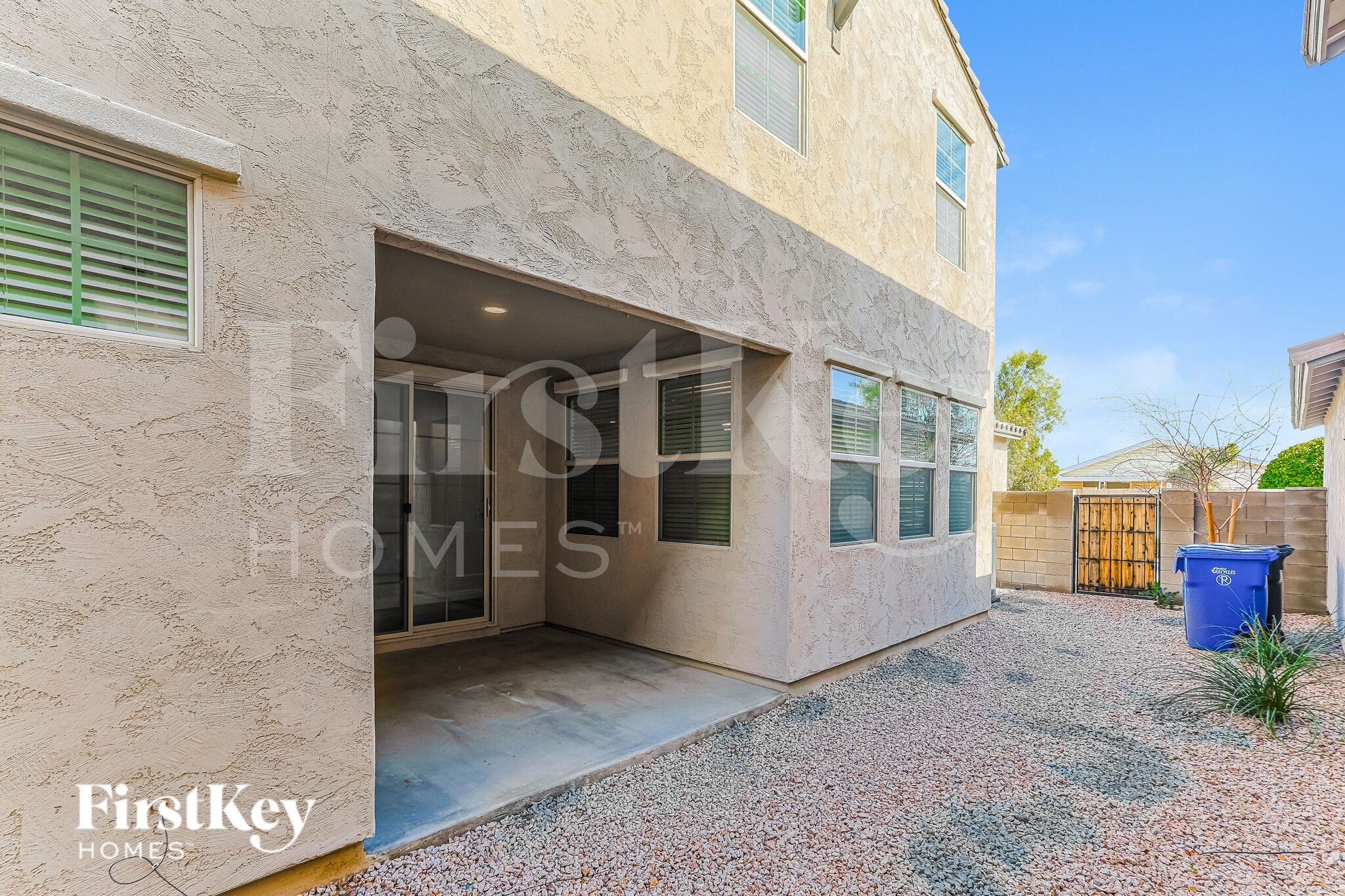 Building Photo - 6926 E Butte St