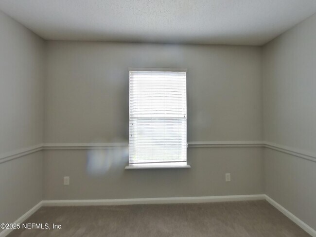 Building Photo - 7134 Beekman Lake Dr