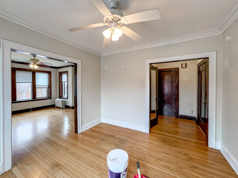 Building Photo - 4608 N Kildare Ave
