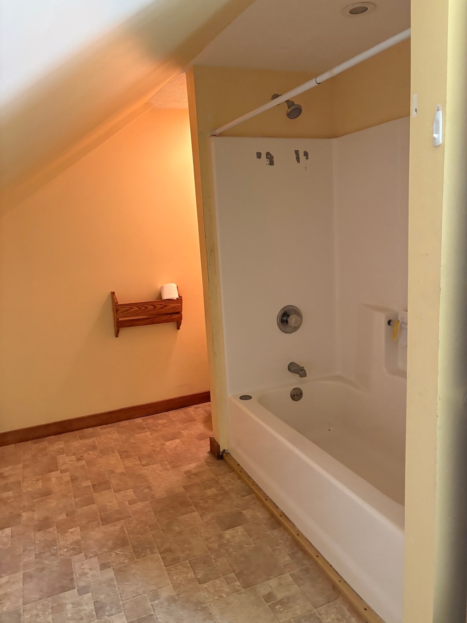 Bathroom - 414 Highgate Rd