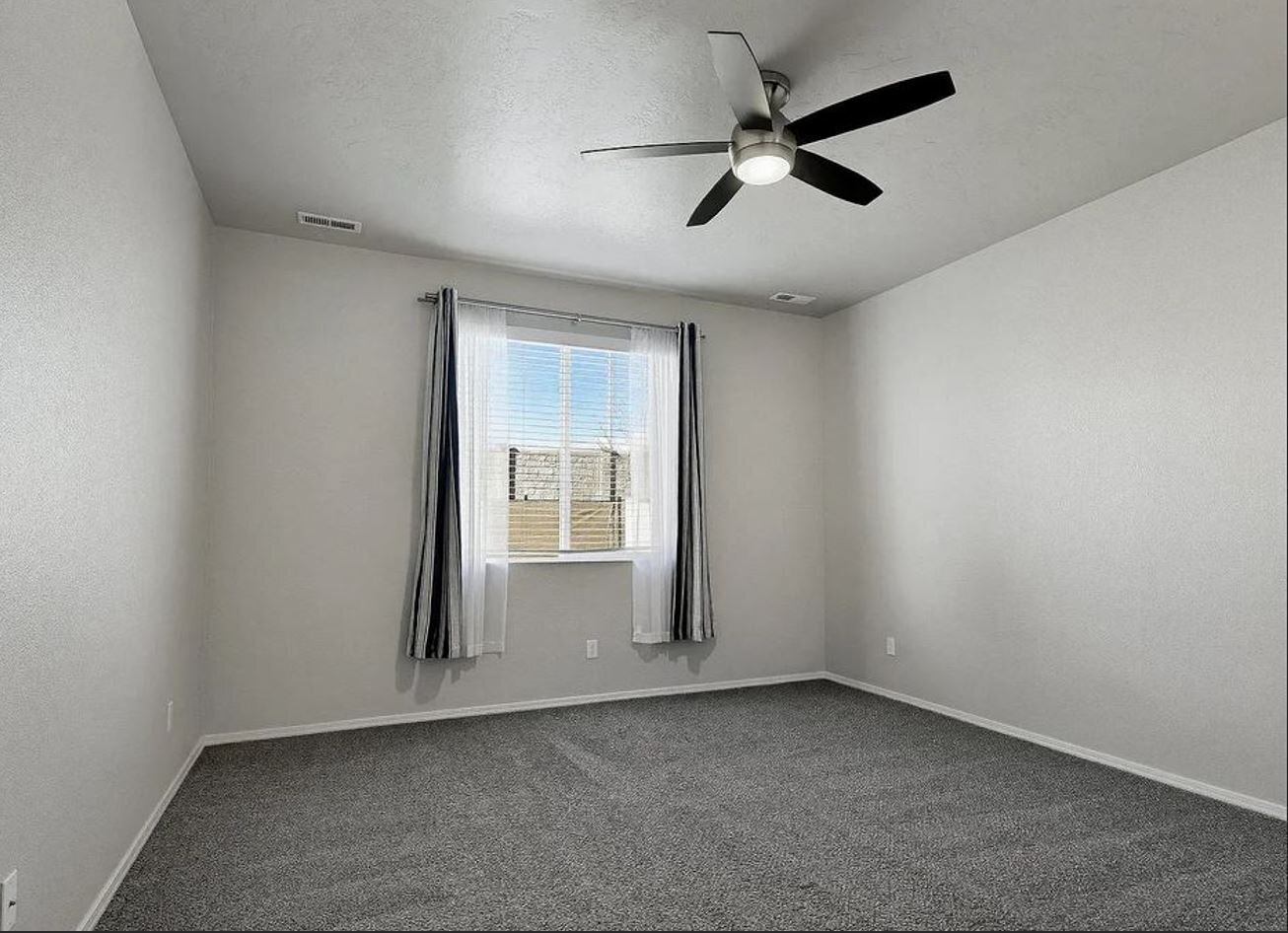 Building Photo - 4578 W Silver River St