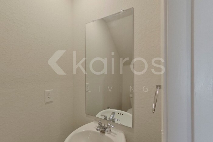 Building Photo - 3564 Bridgewood Dr