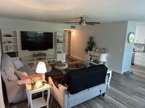Building Photo - 2 Bedroom 2 Bath, Condo for Rent!