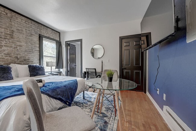 Building Photo - 1927 N Prospect Ave