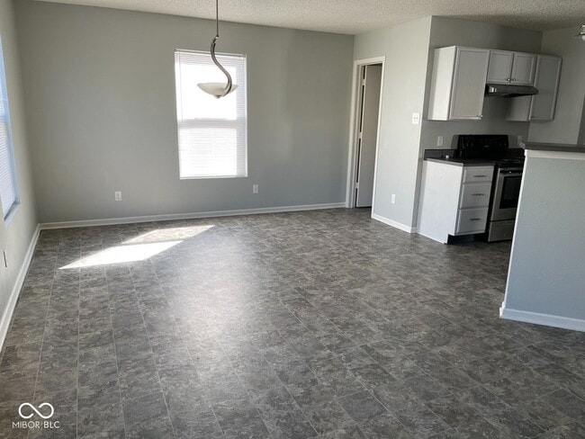 Building Photo - 8355 Becks Mill Ln
