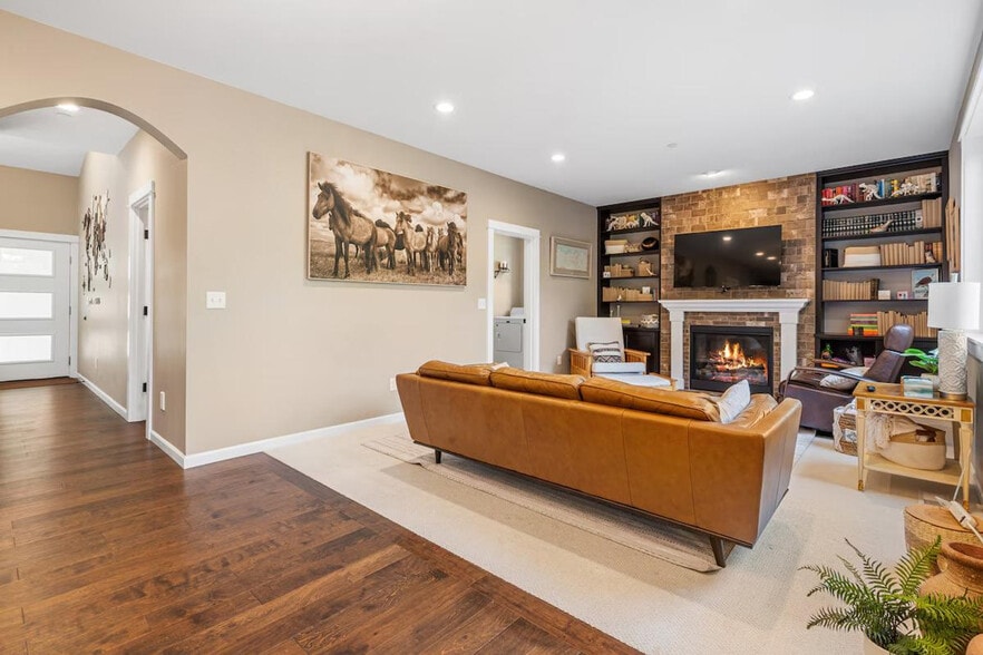 Building Photo - 2847 NE 178th St