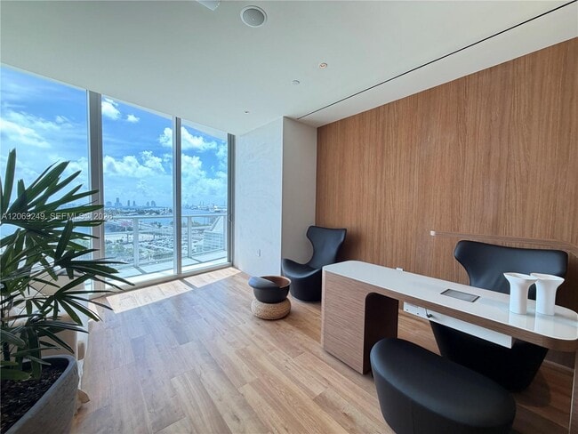 Building Photo - 1400 Biscayne Blvd