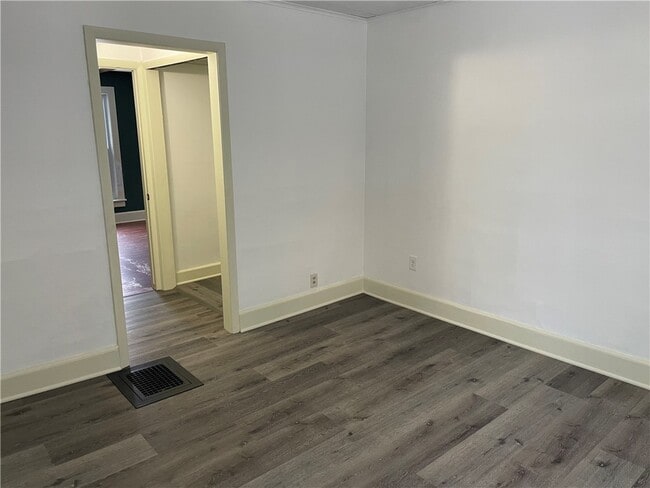 Building Photo - 7 Wells Ave