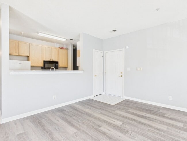 Building Photo - 801 Brassie Ln