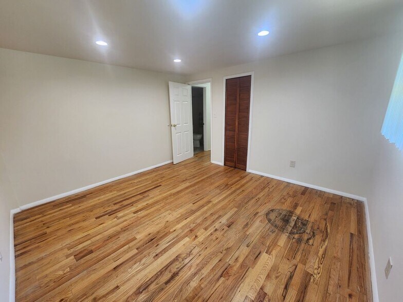 Building Photo - 13416 Tamarack Rd