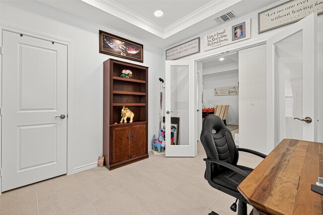 Building Photo - 8047 Prospect Dr