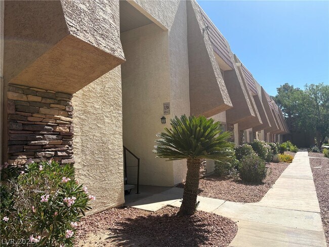 Building Photo - 5278 River Glen Dr