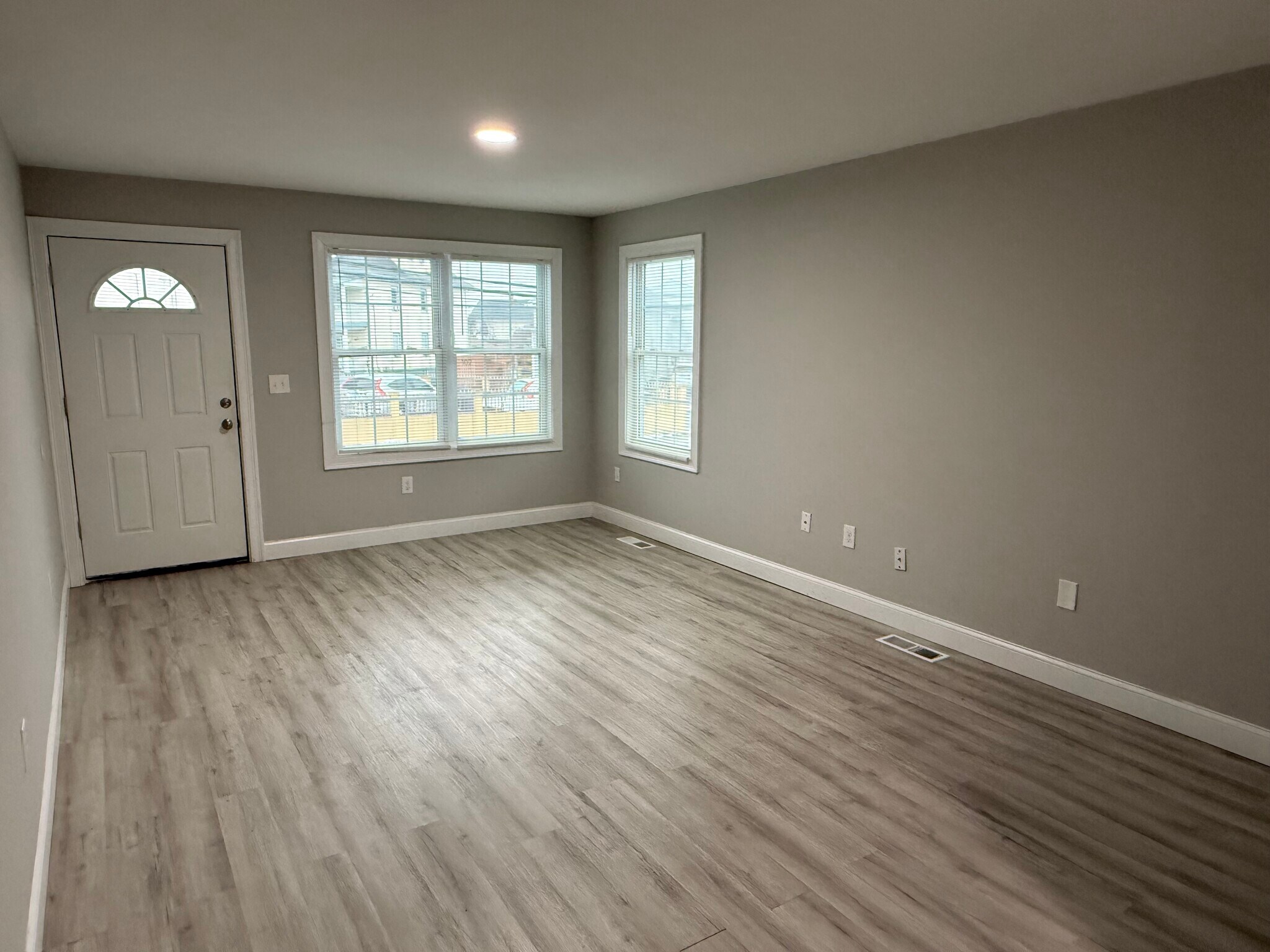 Building Photo - 25 Denison St