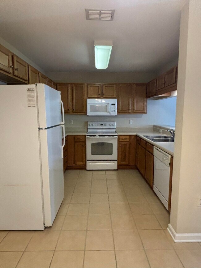 Building Photo - 4434 Gearhart Rd