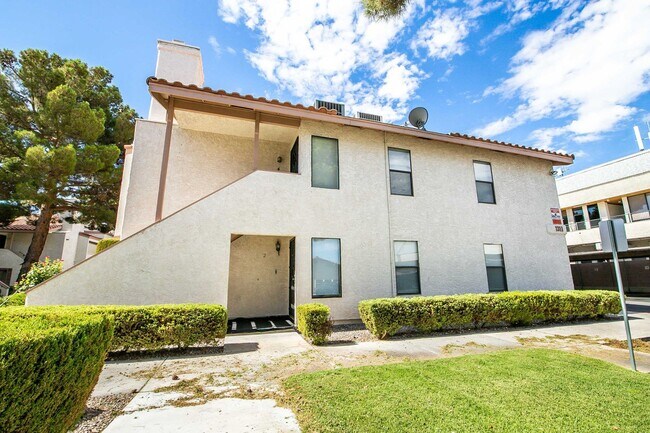 Building Photo - Great 2 Bedroom Condo