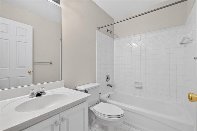 Building Photo - 2311 Ravinia Ct NE