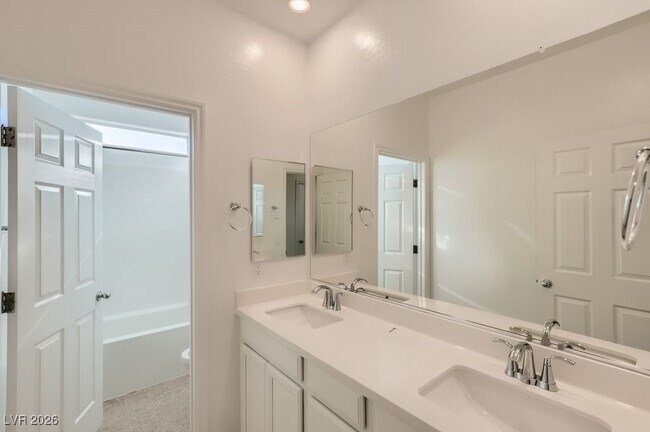 Building Photo - 1820 Pendleton Ridge St