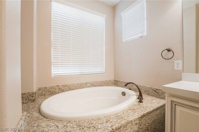 Building Photo - 220 Via Mezza Luna Ct