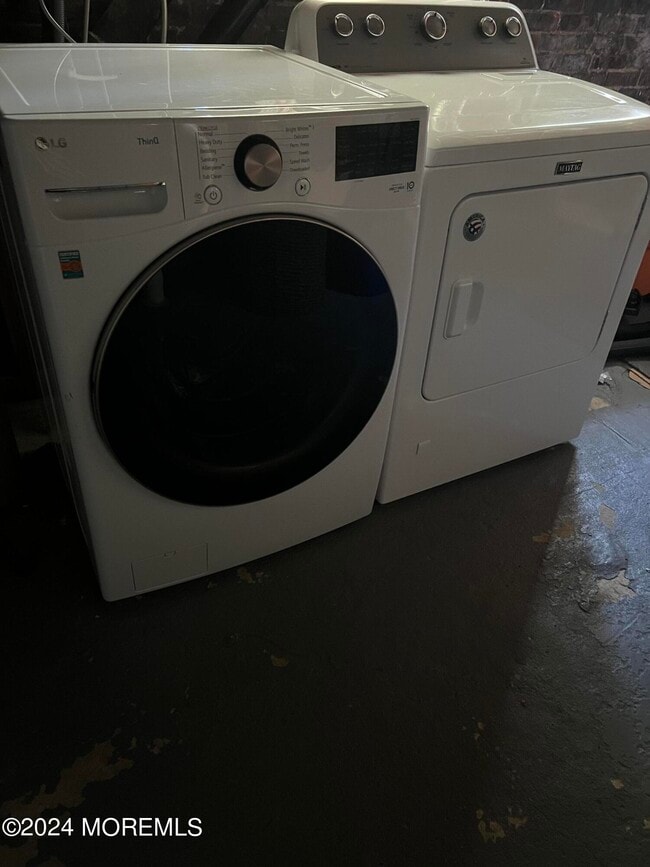 Building Photo - 84 McLaren St