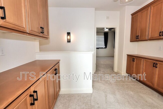 Building Photo - 3403 Oselot Way