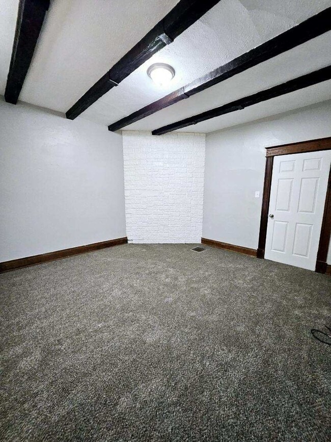 Building Photo - 2422 Warren St