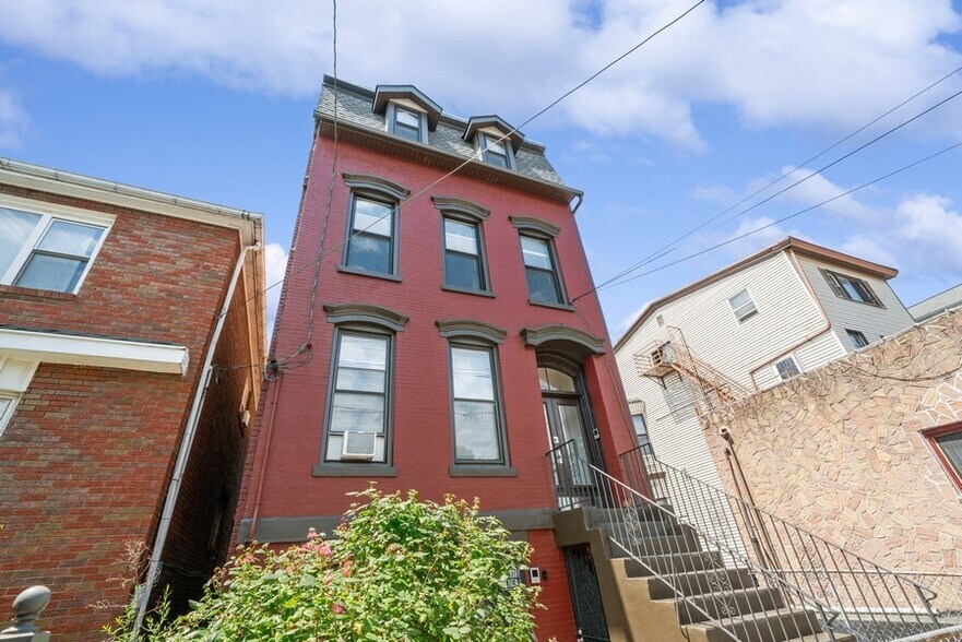 Building Photo - 591 Bramhall Ave