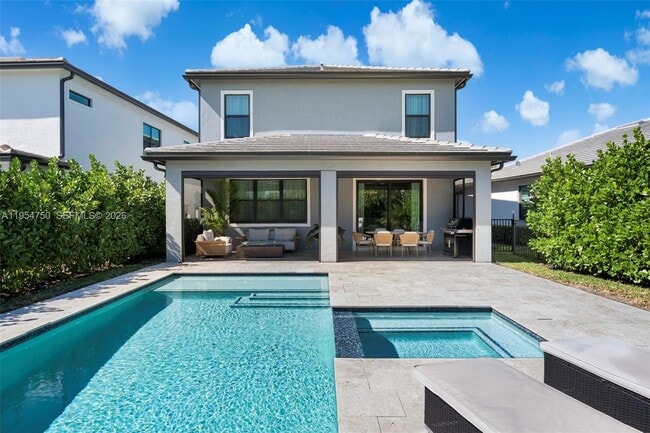 Building Photo - 4642 Pinehurst Trl W