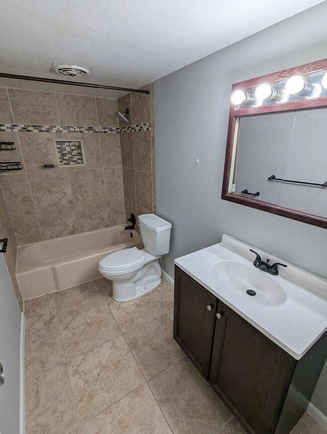 Building Photo - swe402/404