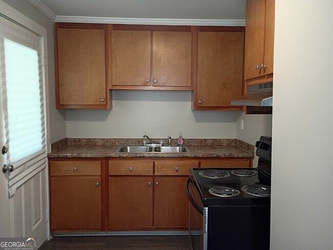 Building Photo - 11 Hester Dr