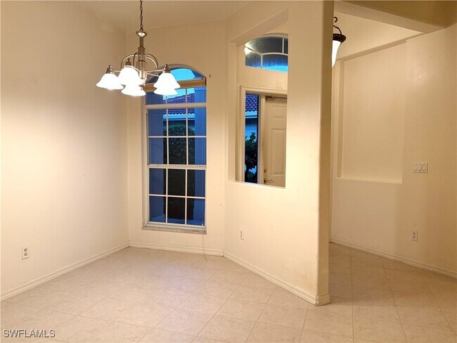 Building Photo - 2045 Crestview Way