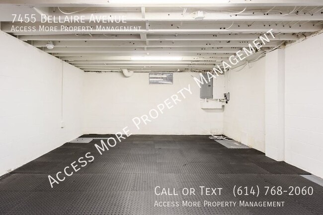Building Photo - 7455 Bellaire Ave