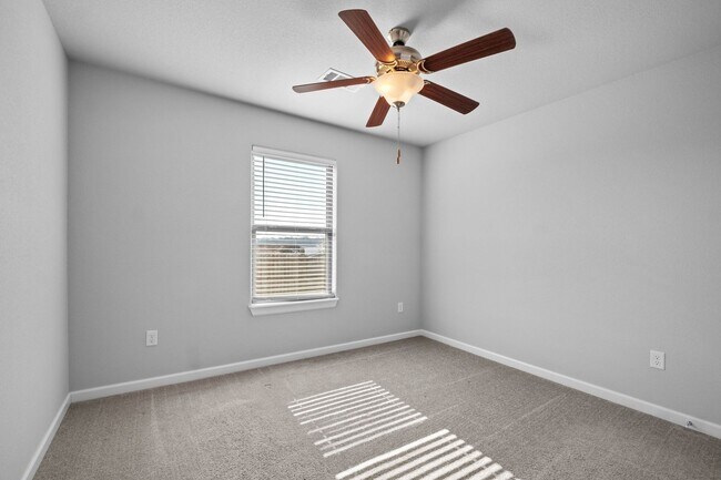 Building Photo - 4-Bed Home in West Fayetteville | Built 2021