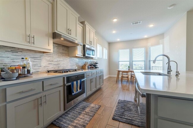 Building Photo - 5516 Limestone Spring Cove